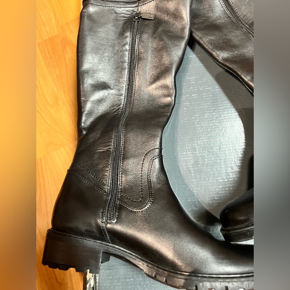 New in Box - Blondo Leather High Boots (US 7) - Picture 2 of 12